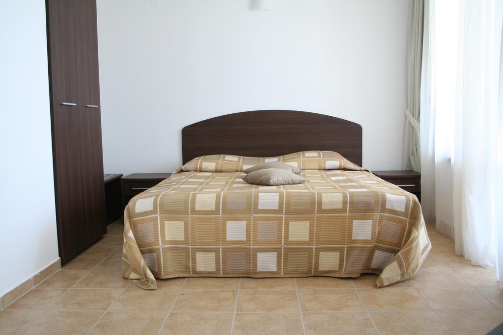 Apartments Helios Pomorie Chambre photo